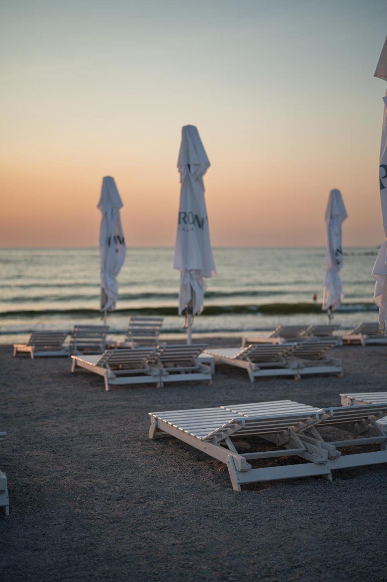 Riva Mamaia Beach Aparthotel エクステリア 写真